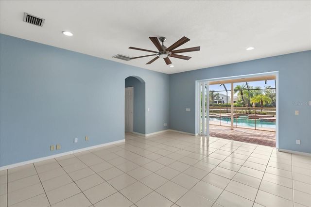 9005 PINEBREEZE DRIVE, Riverview, FL 33578