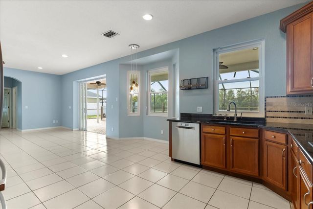 9005 PINEBREEZE DRIVE, Riverview, FL 33578