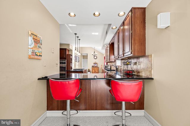 111 BROOKHOLLOW DR, Downingtown, PA 19335