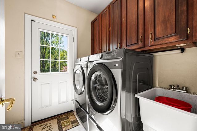 111 BROOKHOLLOW DR, Downingtown, PA 19335