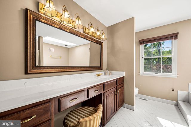 111 BROOKHOLLOW DR, Downingtown, PA 19335