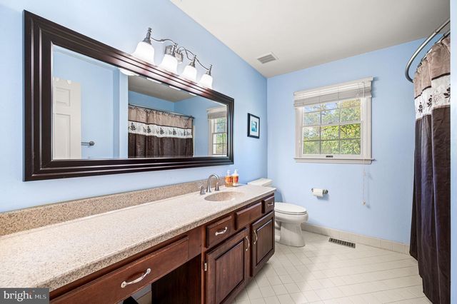 111 BROOKHOLLOW DR, Downingtown, PA 19335