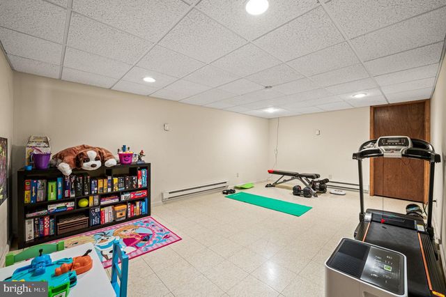 111 BROOKHOLLOW DR, Downingtown, PA 19335