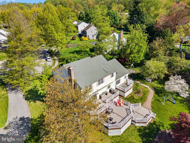 111 BROOKHOLLOW DR, Downingtown, PA 19335