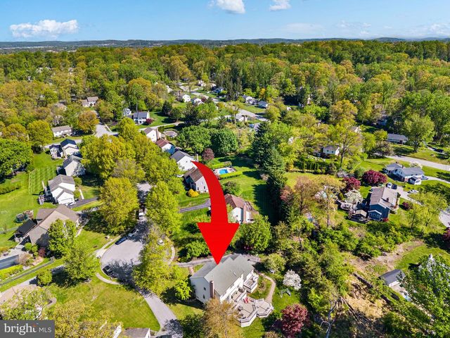 111 BROOKHOLLOW DR, Downingtown, PA 19335