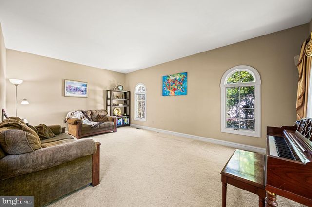 111 BROOKHOLLOW DR, Downingtown, PA 19335