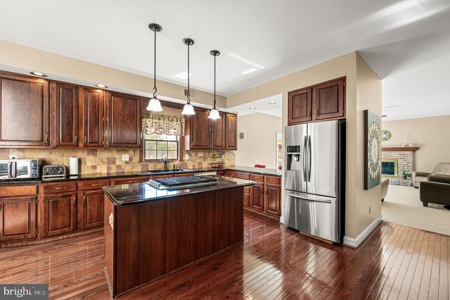 111 BROOKHOLLOW DR, Downingtown, PA 19335
