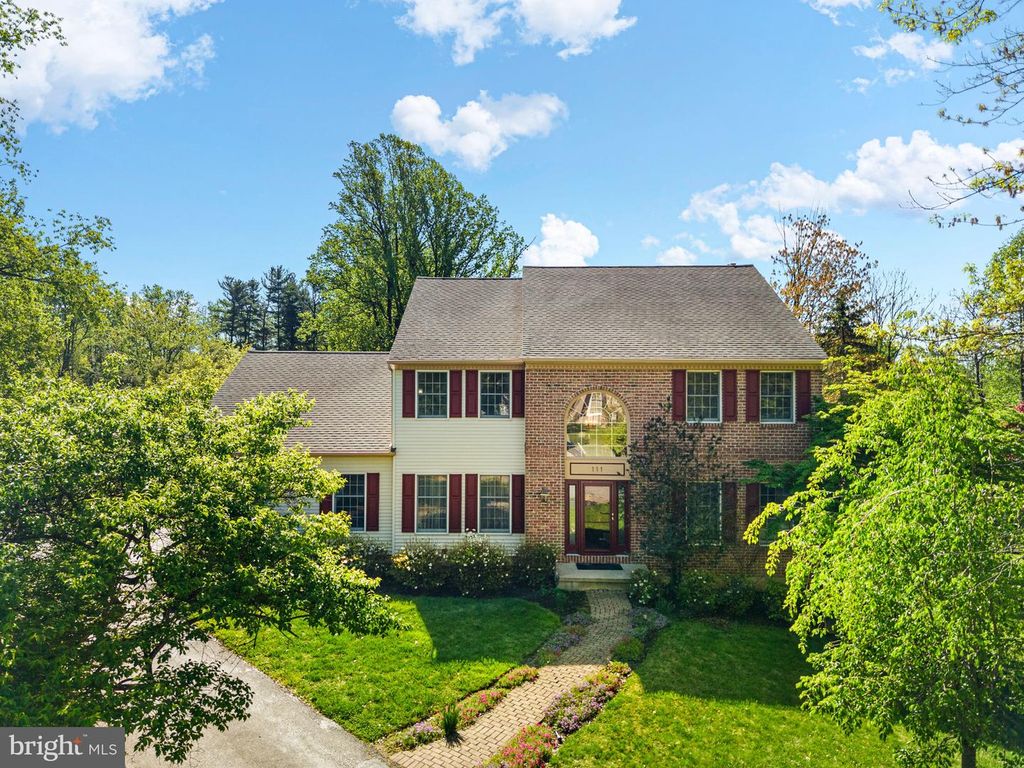 111 BROOKHOLLOW DR, Downingtown, PA 19335