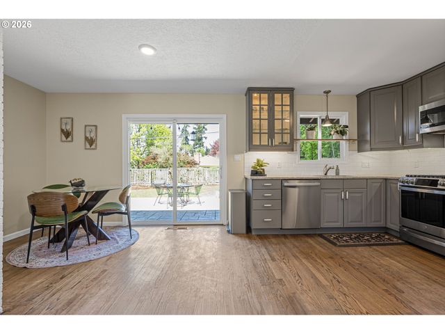 12865 Sw FAIRCREST St, Portland, OR 97225