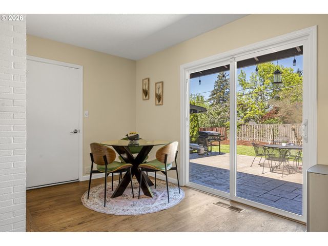 12865 Sw FAIRCREST St, Portland, OR 97225