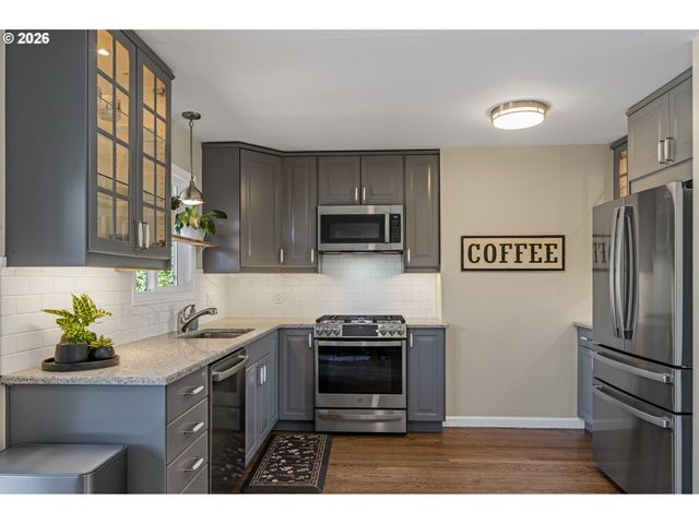 12865 Sw FAIRCREST St, Portland, OR 97225