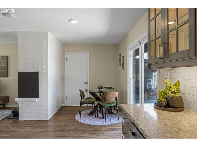 12865 Sw FAIRCREST St, Portland, OR 97225