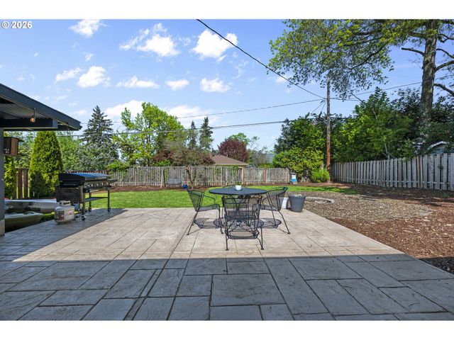 12865 Sw FAIRCREST St, Portland, OR 97225