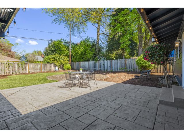 12865 Sw FAIRCREST St, Portland, OR 97225