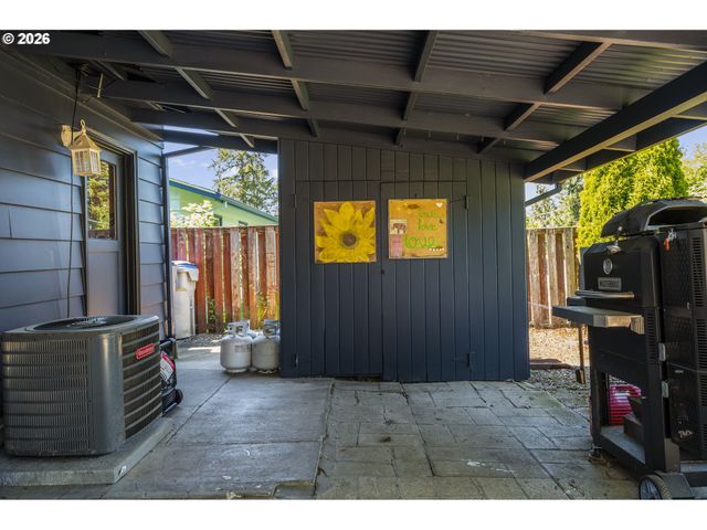 12865 Sw FAIRCREST St, Portland, OR 97225