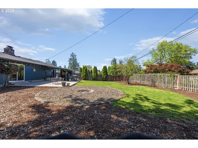 12865 Sw FAIRCREST St, Portland, OR 97225