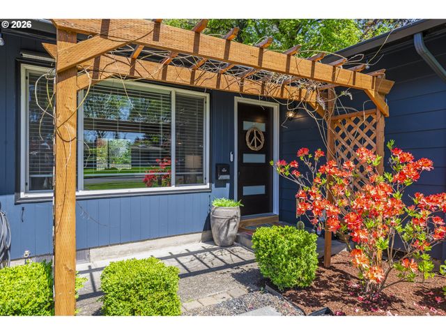 12865 Sw FAIRCREST St, Portland, OR 97225