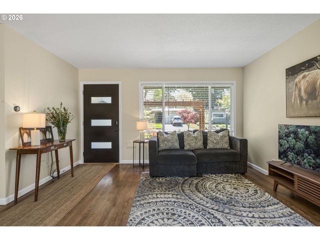 12865 Sw FAIRCREST St, Portland, OR 97225