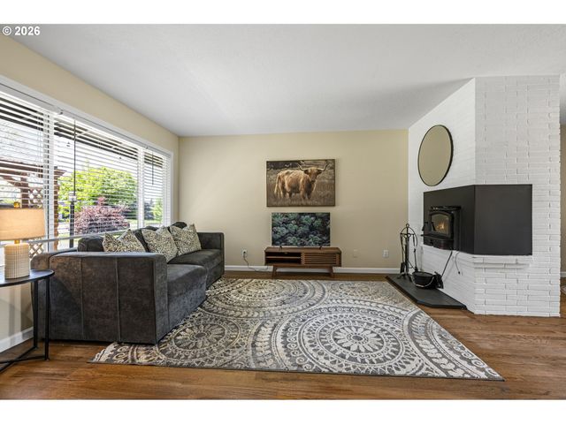 12865 Sw FAIRCREST St, Portland, OR 97225