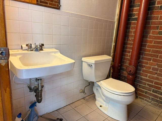 130 Lincoln Street B, Boston, MA 02111