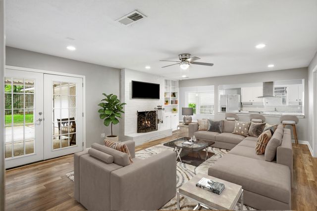 1804 W Cedar Elm Drive, Arlington, TX 76012