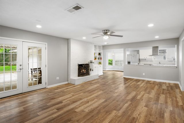 1804 W Cedar Elm Drive, Arlington, TX 76012