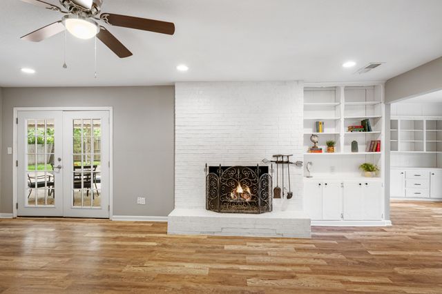 1804 W Cedar Elm Drive, Arlington, TX 76012