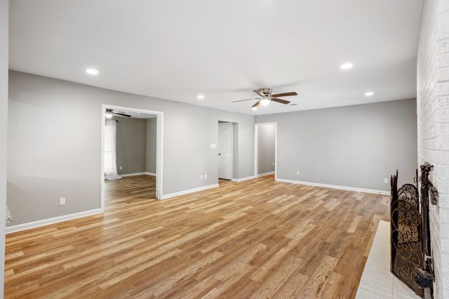 1804 W Cedar Elm Drive, Arlington, TX 76012