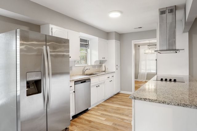 1804 W Cedar Elm Drive, Arlington, TX 76012