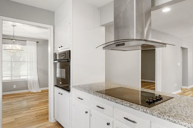 1804 W Cedar Elm Drive, Arlington, TX 76012