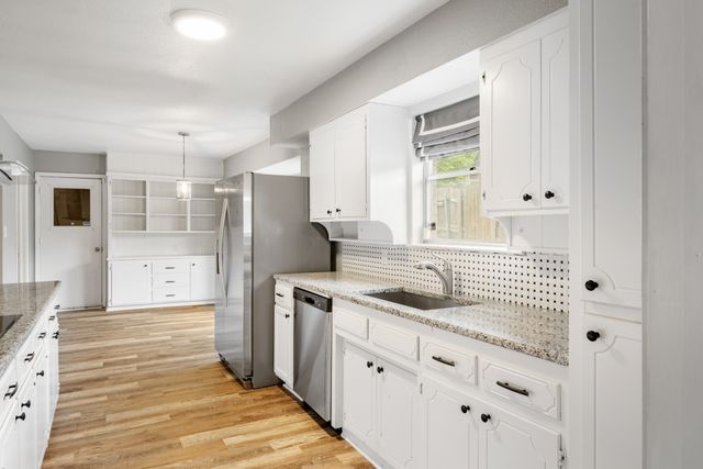 1804 W Cedar Elm Drive, Arlington, TX 76012