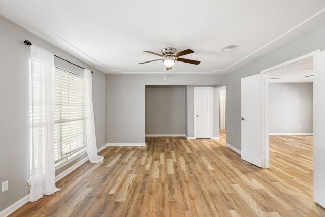 1804 W Cedar Elm Drive, Arlington, TX 76012