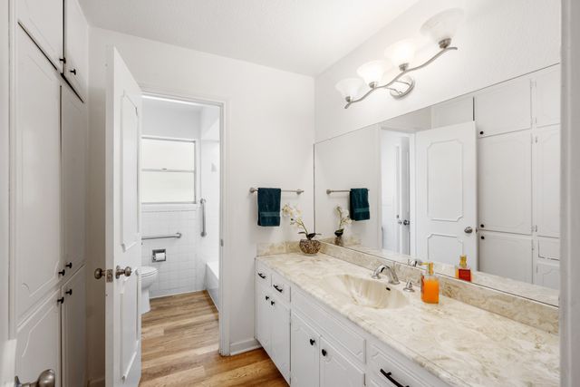 1804 W Cedar Elm Drive, Arlington, TX 76012