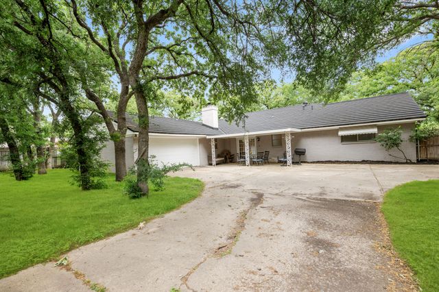 1804 W Cedar Elm Drive, Arlington, TX 76012