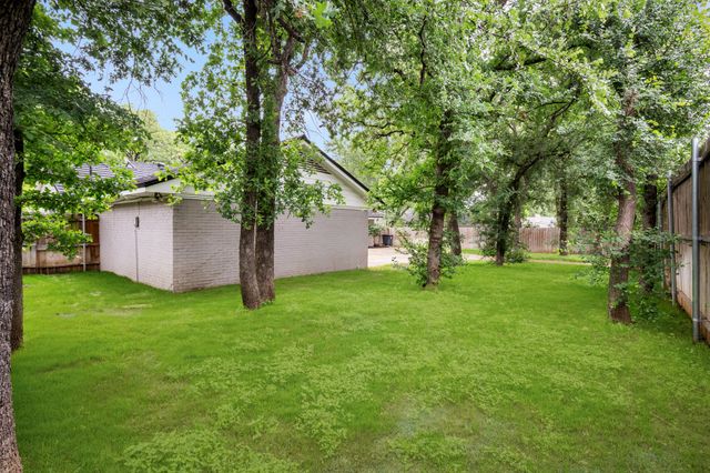 1804 W Cedar Elm Drive, Arlington, TX 76012