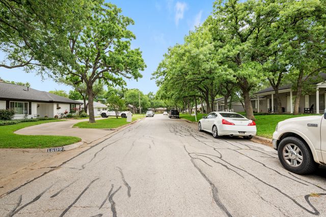 1804 W Cedar Elm Drive, Arlington, TX 76012