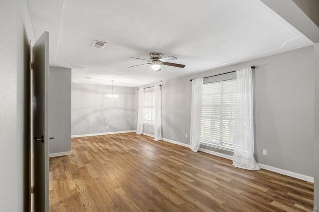 1804 W Cedar Elm Drive, Arlington, TX 76012