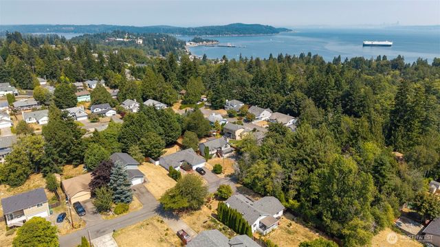 7337 E Patricia Street, Port Orchard, WA 98366