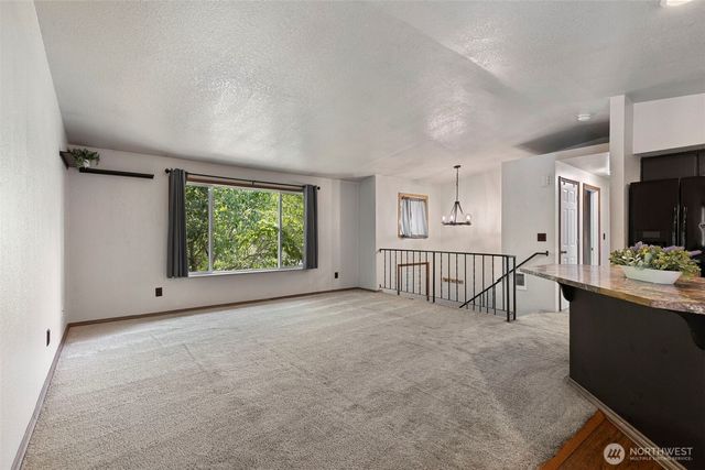 7337 E Patricia Street, Port Orchard, WA 98366
