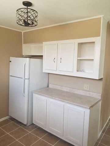 1521 Elmhurst #B Drive, El Paso, TX 79925