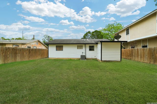 5323 El Paso St, San Antonio, TX 78237