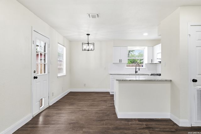 5323 El Paso St, San Antonio, TX 78237