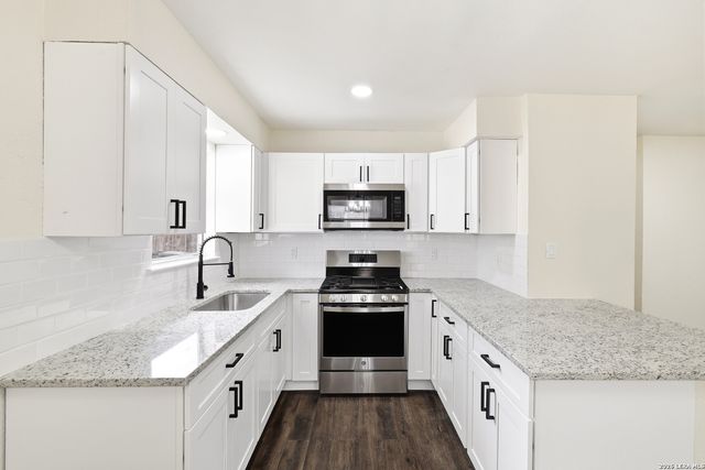 5323 El Paso St, San Antonio, TX 78237