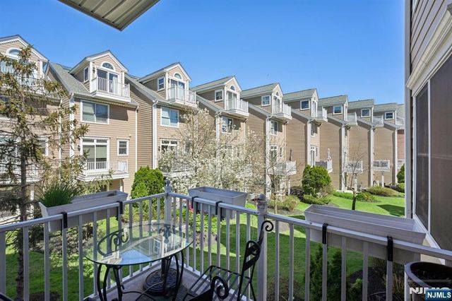 428 Newburgh Court 428, West New York, NJ 07093