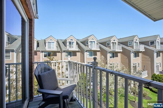 428 Newburgh Court 428, West New York, NJ 07093