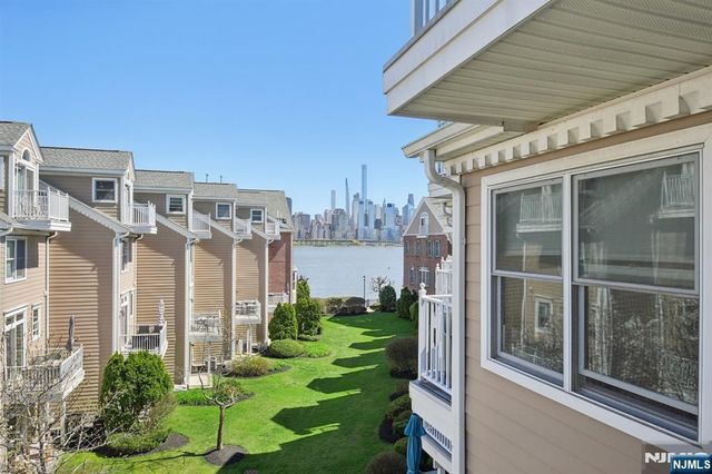 428 Newburgh Court 428, West New York, NJ 07093
