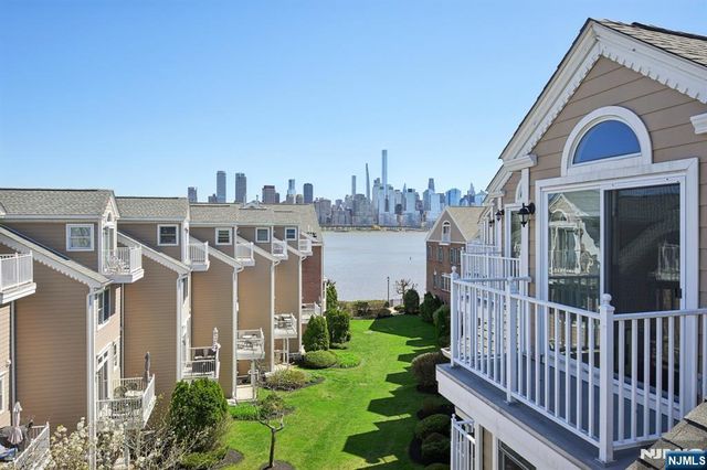 428 Newburgh Court 428, West New York, NJ 07093
