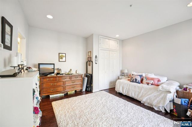 428 Newburgh Court 428, West New York, NJ 07093