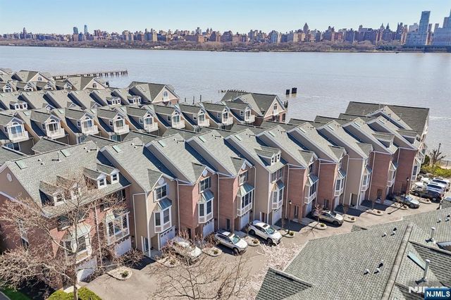 428 Newburgh Court 428, West New York, NJ 07093