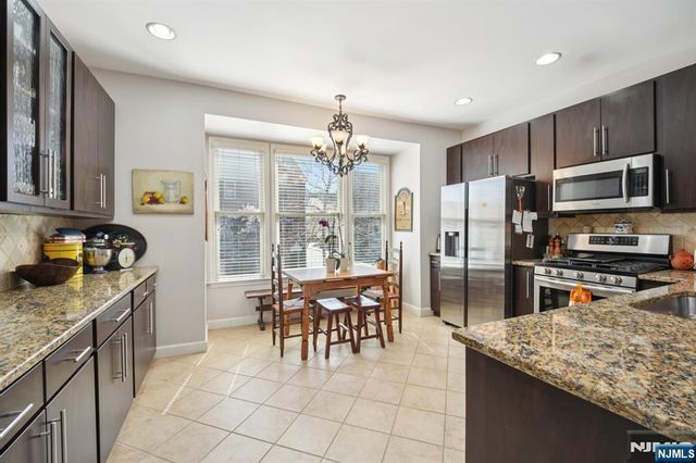 428 Newburgh Court 428, West New York, NJ 07093